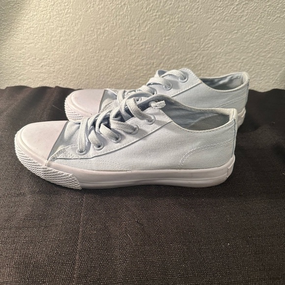 Women’s airwalk baby blue sneakers size 7.5 - Picture 4 of 5